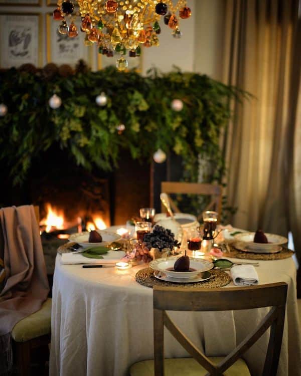 sharons holiday tablescape