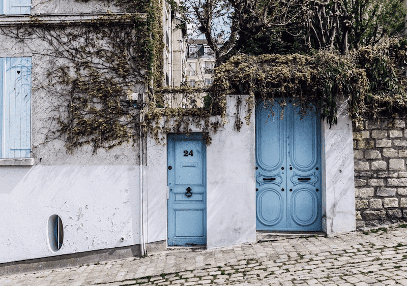 blue door in montmartre