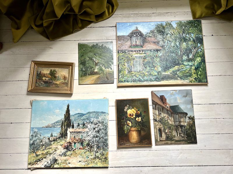 DECORATING WITH ANTIQUE PAINTINGS