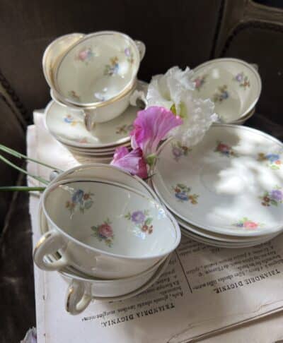 Antique Set of 8 Teacups & Saucers