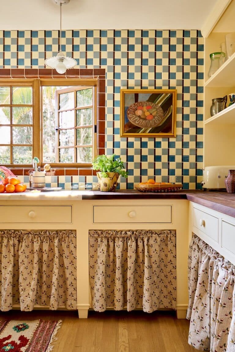FRENCH CONTRY KITCHENS WE LOVE